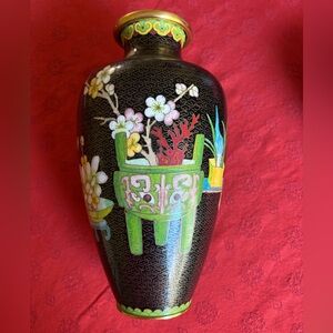 Beautiful Vintage Chinese Cloisonné Vase 10”